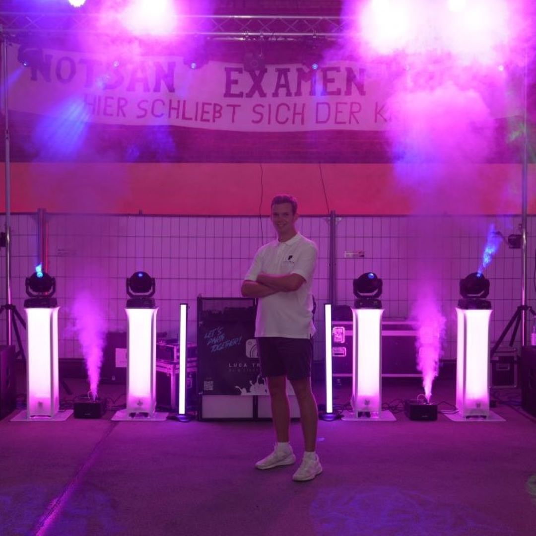 DJ Luca Trawny mit seinem Setup
